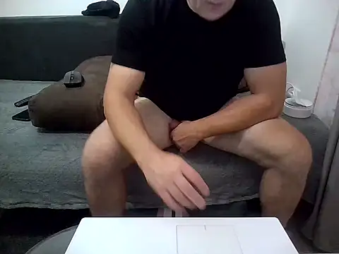 Snapshot of DaDDyLoVeSu83 chatting on 19, 10, 2025 DaDDyLoVeSu83 online show from 19, 10, 2025