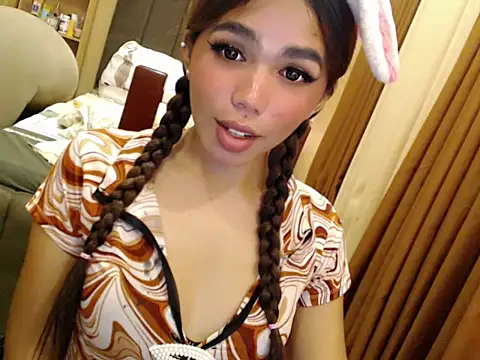 Snapshot of urswtasian_chesca chatting on 3, 6, 2026 urswtasian chesca online show from 3, 6, 2026
