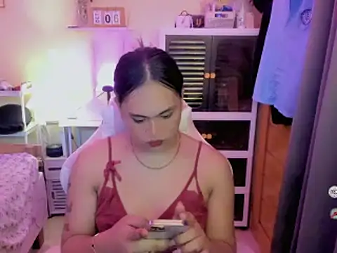 Snapshot of urluscious_russel chatting on 7, 10, 2025 urluscious russel online show from 7, 10, 2025