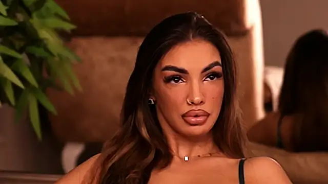 KendalJolly online show from 4, 10, 2025