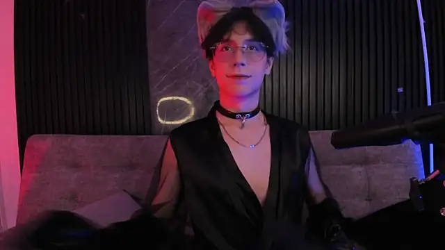 luixdust  online show from 30, 10, 2025