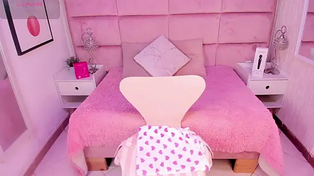 Janah Myers online show from 12, 11, 2025