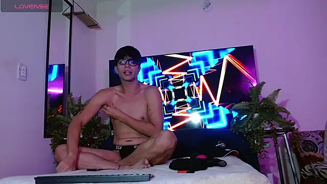 Snapshot of Dylann_west chatting on 25, 4, 2026 Dylann west online show from 25, 4, 2026