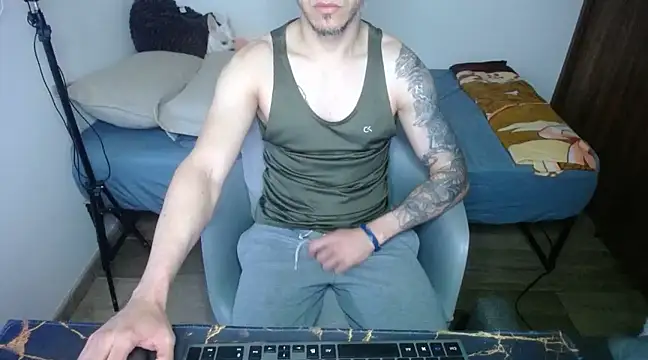 Snapshot of bossking017 chatting on 12, 3, 2025 bossking017 online show from 12, 3, 2025