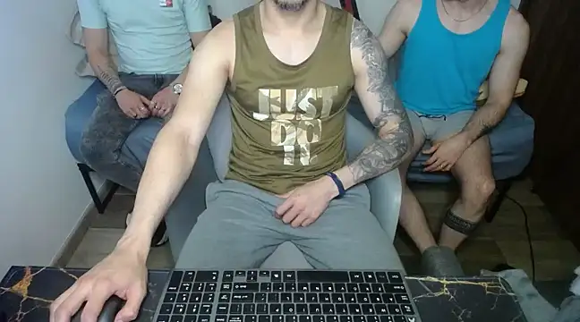 Snapshot of bossking017 chatting on 13, 3, 2025 bossking017 online show from 13, 3, 2025