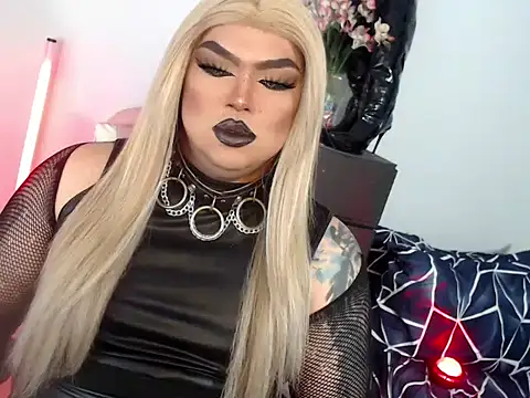 Snapshot of michellevixen922 chatting on 6, 11, 2025 michellevixen922 online show from 6, 11, 2025