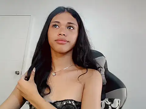 Snapshot of urcurlydiva chatting on 23, 10, 2025 urcurlydiva online show from 23, 10, 2025