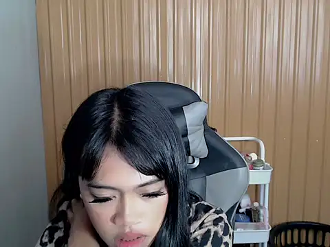 Snapshot of urcurlydiva chatting on 15, 4, 2026 urcurlydiva online show from 15, 4, 2026