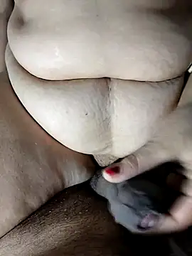 Snapshot of only-injoy chatting on 4, 2, 2026 only-injoy online show from 4, 2, 2026