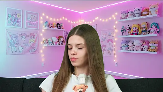 sukie spooky online show from 15, 4, 2026