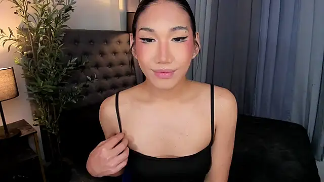 Snapshot of Hugecockasianprincess chatting on 5, 8, 2026 Hugecockasianprincess online show from 5, 8, 2026