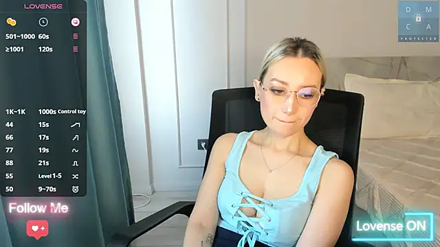 MinaDiamondd online show from 6, 10, 2025