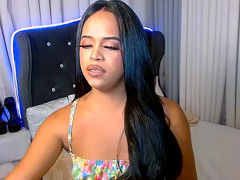 Lorainnelustts online show from 10, 10, 2025