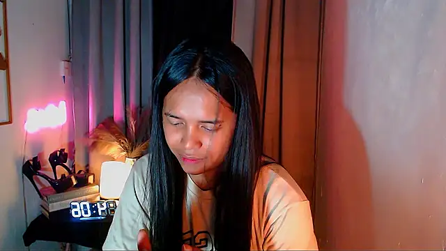 Lorainnelustts online show from 4, 2, 2026