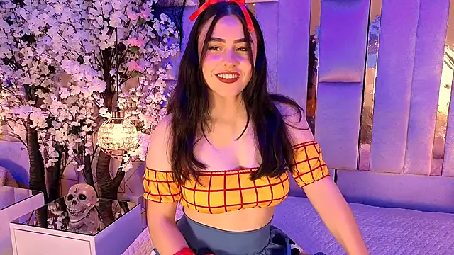 HannaCollins  online show from 30, 10, 2025