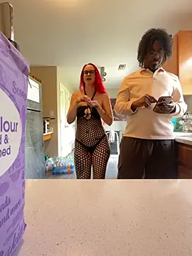 Snapshot of SamXTeck chatting on 10, 9, 2025 SamXTeck online show from 10, 9, 2025