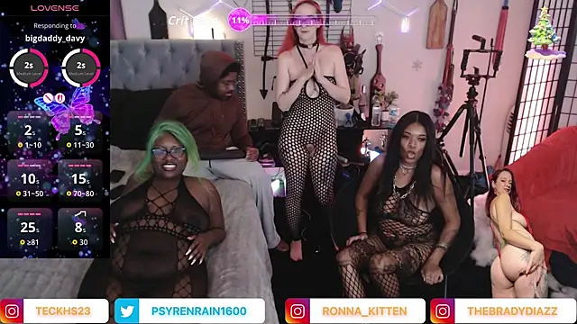 Snapshot of SamXTeck chatting on 16, 12, 2025 SamXTeck online show from 16, 12, 2025