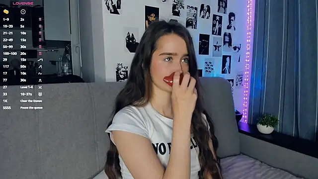 lovelyalivia online show from 17, 11, 2025