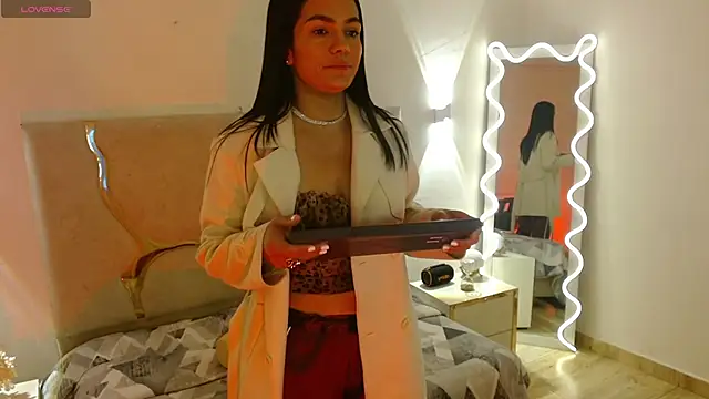 Rosalind tay online show from 23, 10, 2025