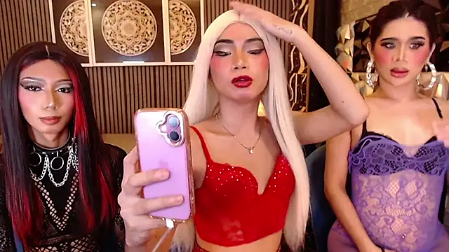 BigCockMaxineTS online show from 30, 6, 2026
