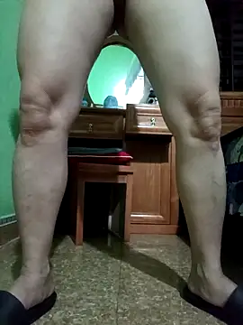 Snapshot of SexyQueen99 chatting on 8, 5, 2026 SexyQueen99 online show from 8, 5, 2026