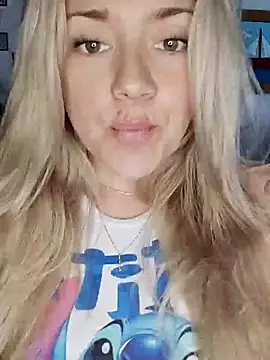 Snapshot of cameron_06 chatting on 18, 11, 2025 cameron 06 online show from 18, 11, 2025