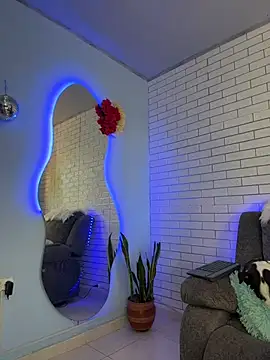 Im Fernanda online show from 12, 11, 2025