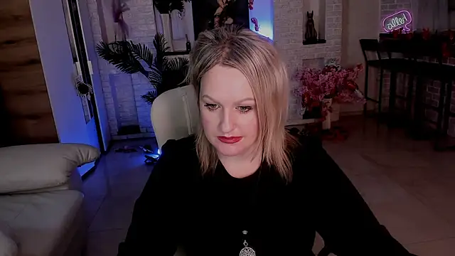 MariemLui online show from 3, 11, 2025