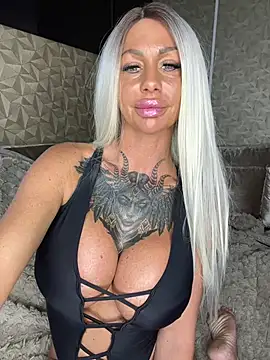 Snapshot of dutchbarbie chatting on 22, 7, 2026 dutchbarbie online show from 22, 7, 2026