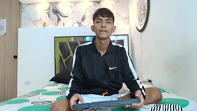 PRETTY SEX1 online show from 28, 11, 2025