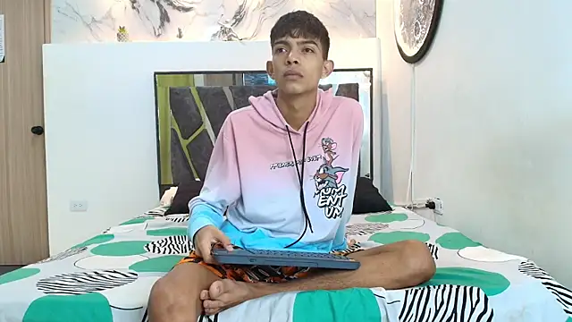 PRETTY SEX1 online show from 30, 11, 2025