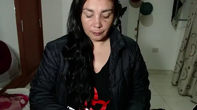 Vivian milf paint online show from 7, 10, 2025