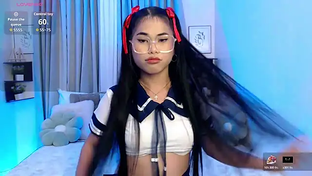 PrettyBlythes TS online show from 5, 11, 2025