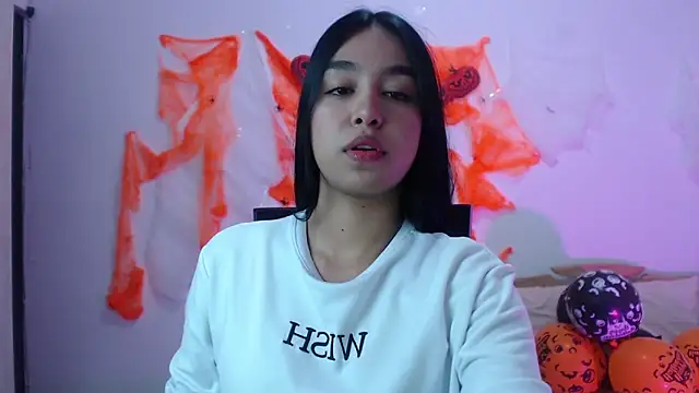 Snapshot of kyra_fox_ chatting on 14, 10, 2025 kyra fox online show from 14, 10, 2025