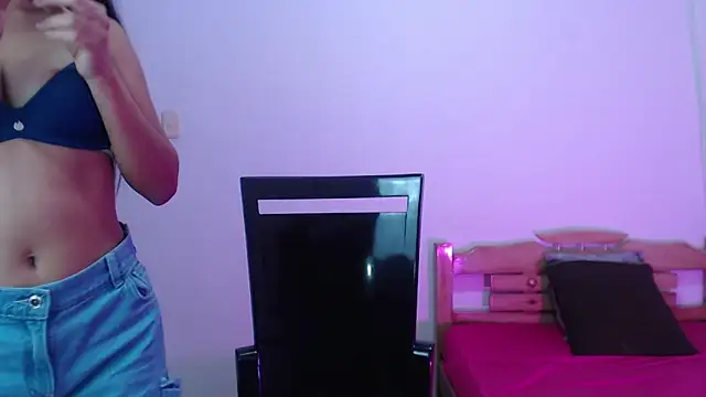 Snapshot of kyra_fox_ chatting on 19, 11, 2025 kyra fox online show from 19, 11, 2025