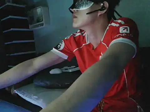 boyhigh1997 online show from 4, 11, 2025