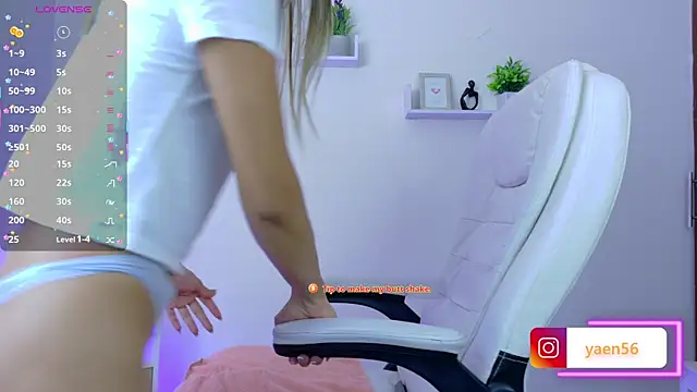 Snapshot of Liah__19 chatting on 11, 1, 2026 Liah 19 online show from 11, 1, 2026