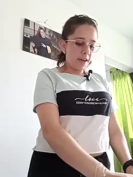 Snapshot of Isabella5_Brown_ chatting on 21, 10, 2025 Isabella5 Brown  online show from 21, 10, 2025