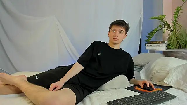 SherlockMax online show from 4, 3, 2026