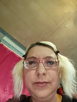 Snapshot of VikaKing chatting on 4, 6, 2026 VikaKing online show from 4, 6, 2026