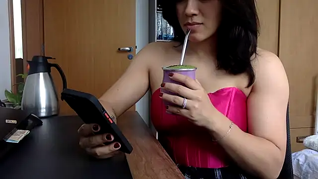 Snapshot of SEXOFLION chatting on 6, 10, 2025 SEXOFLION online show from 6, 10, 2025