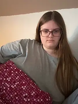 Snapshot of CurvyPaar2 chatting on 4, 2, 2026 CurvyPaar2 online show from 4, 2, 2026