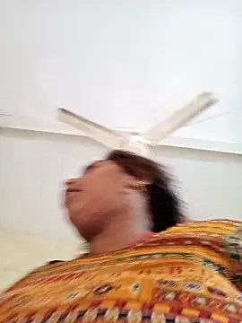 Snapshot of Hot_crety chatting on 30, 10, 2025 Hot crety online show from 30, 10, 2025