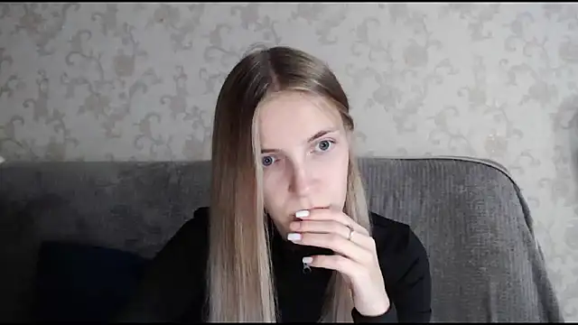 HitGyrl online show from 7, 10, 2025