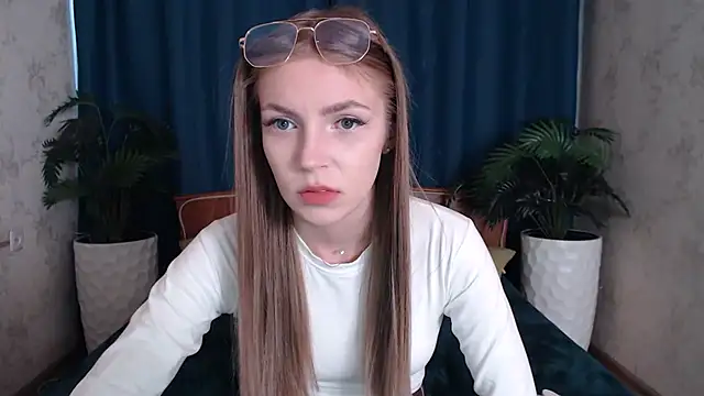 HitGyrl online show from 27, 4, 2026