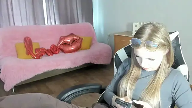 HitGyrl online show from 12, 6, 2026