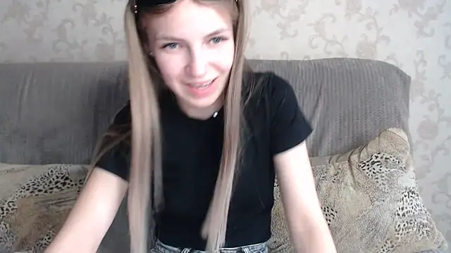 Snapshot of HitGyrl chatting on 23, 6, 2026 HitGyrl online show from 23, 6, 2026