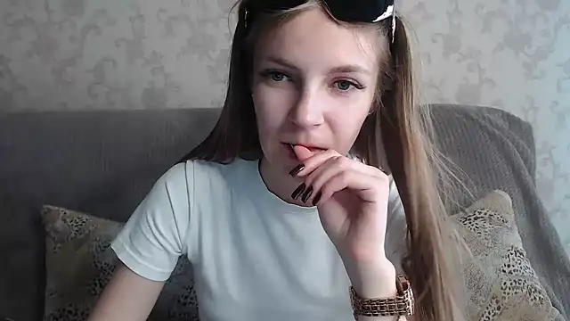 Snapshot of HitGyrl chatting on 26, 6, 2026 HitGyrl online show from 26, 6, 2026