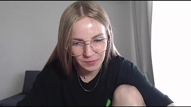 Snapshot of HitGyrl chatting on 2, 7, 2026 HitGyrl online show from 2, 7, 2026