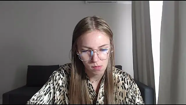 Snapshot of HitGyrl chatting on 14, 7, 2026 HitGyrl online show from 14, 7, 2026